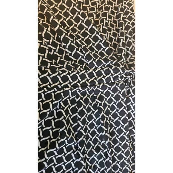 Jayne Clay NWT Faux Wrap Dress Size S Geometric Pattern Black White Stretch - Picture 7 of 9